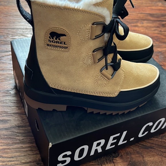 Sorel Tívoli Water Proof Boots - Picture 2 of 6